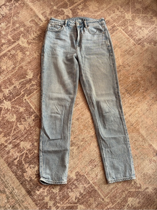 American Eagle Outfitters Denim - American Eagle AE Mom Jean High Waist Straight Light Wash 6 long